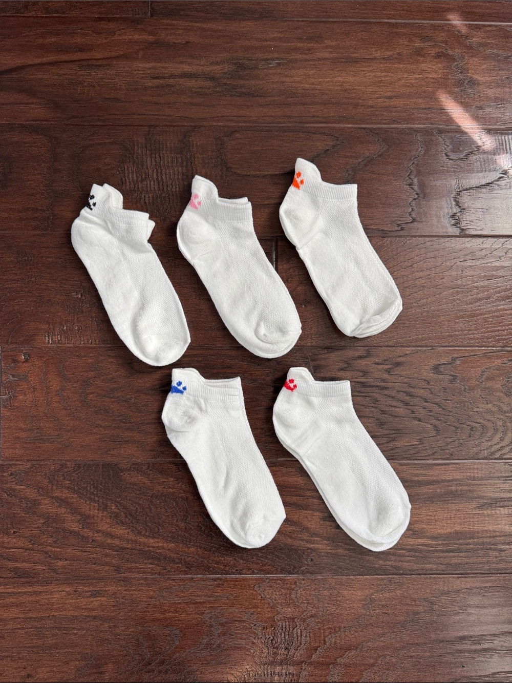 NWOT Women's White Ankle Socks with Colored PAW PRINT